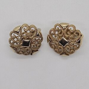 Avon gold tone filigree button clip on earrings